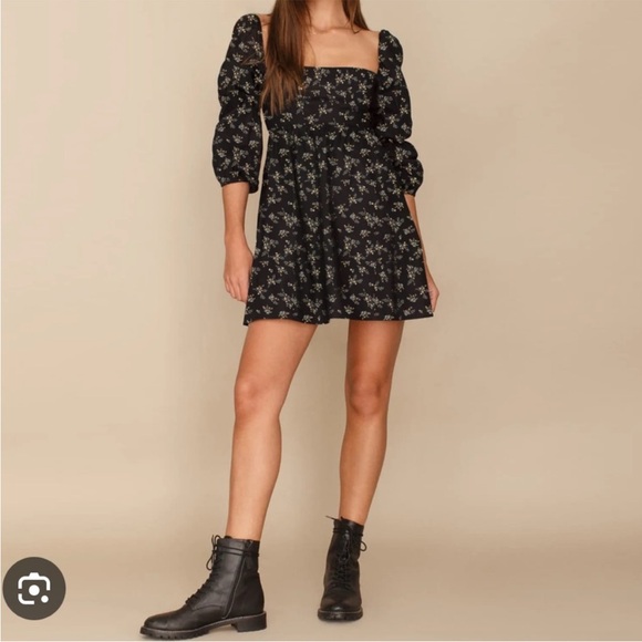 Exlura Dresses & Skirts - ⭐️ NEW Exlura Black Floral Long Sleeve Mini Dress size small